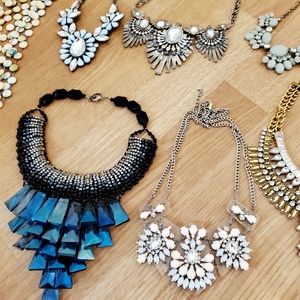 8 STATEMENT NECKLACES